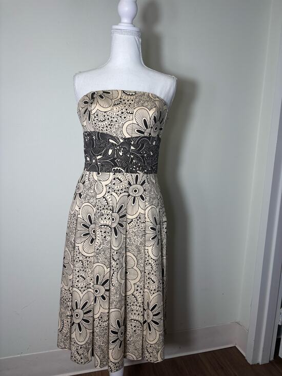 Kay Unger Dresses & Skirts - Kay Unger Off White and Black Print Strapless A Line Midi Dress Sz 4